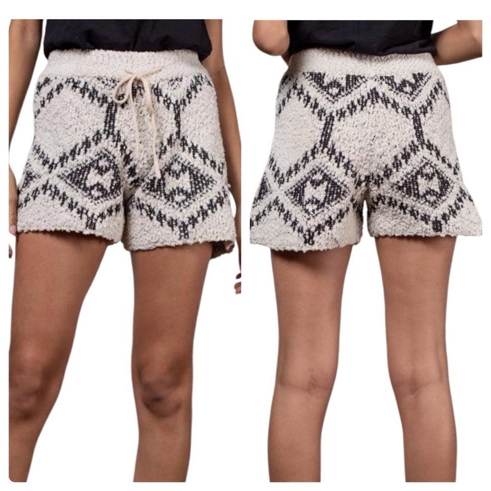 NWT Nordstrom Elan Black/Cream Graphic Print Sweater Shorts -- S